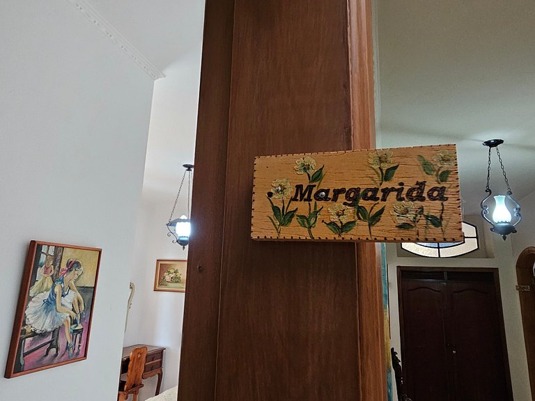 Chácara Letícia - O Chalezinho Studios