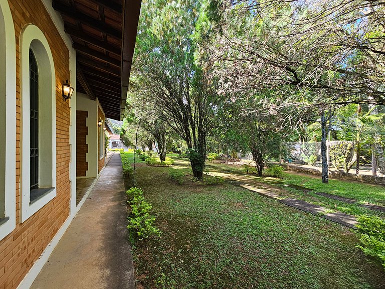 Chácara Letícia - O Chalezinho Studios