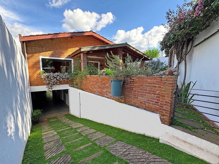 A Casa da Vovó - O Chalezinho Studios