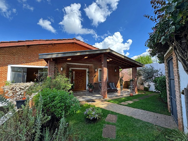 A Casa da Vovó - O Chalezinho Studios