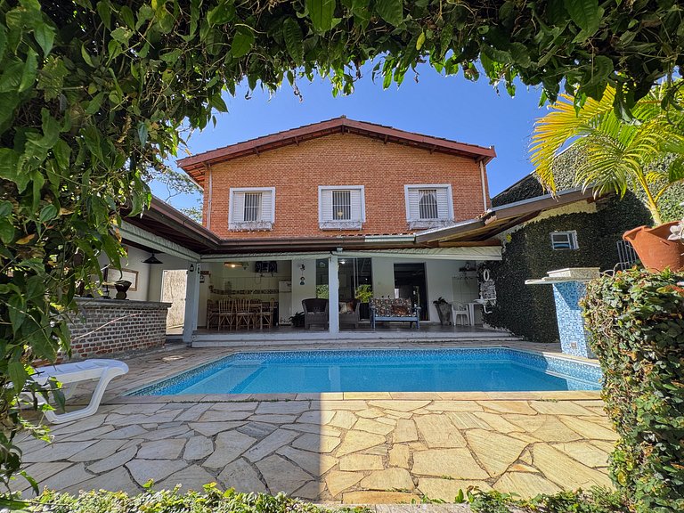 A Casa da Vovó - O Chalezinho Studios